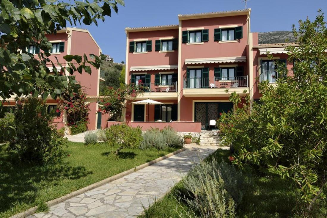 Vivi'S Apartments Agia Efimia Esterno foto